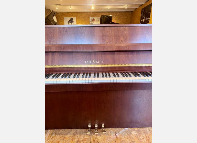 Schimmel 112