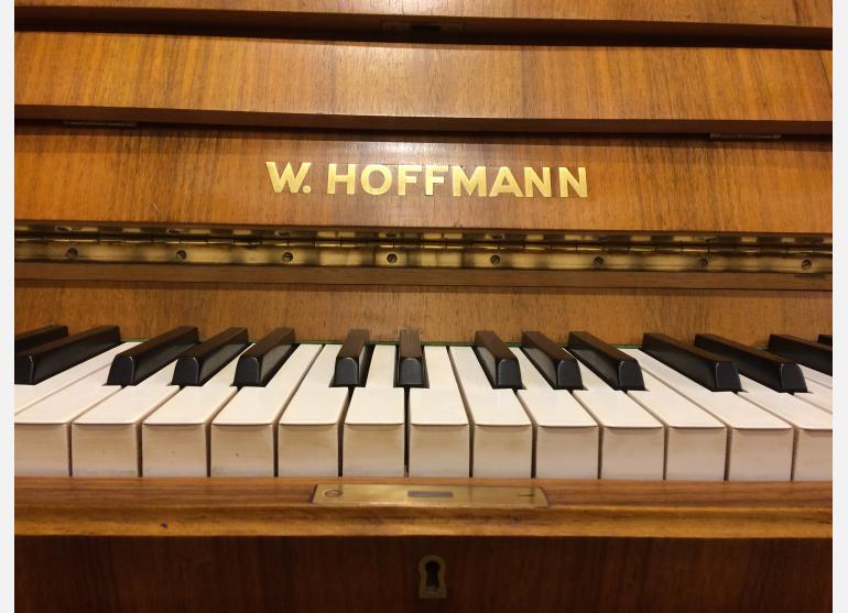 Hoffmann 105