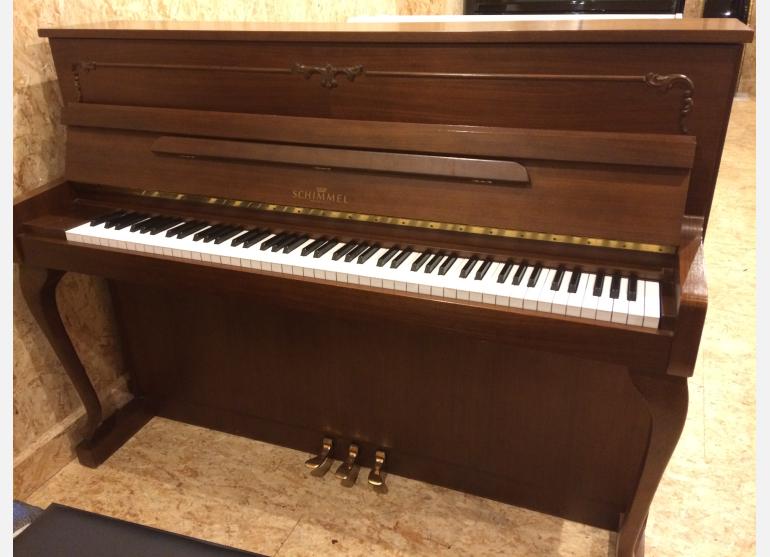 Schimmel 112