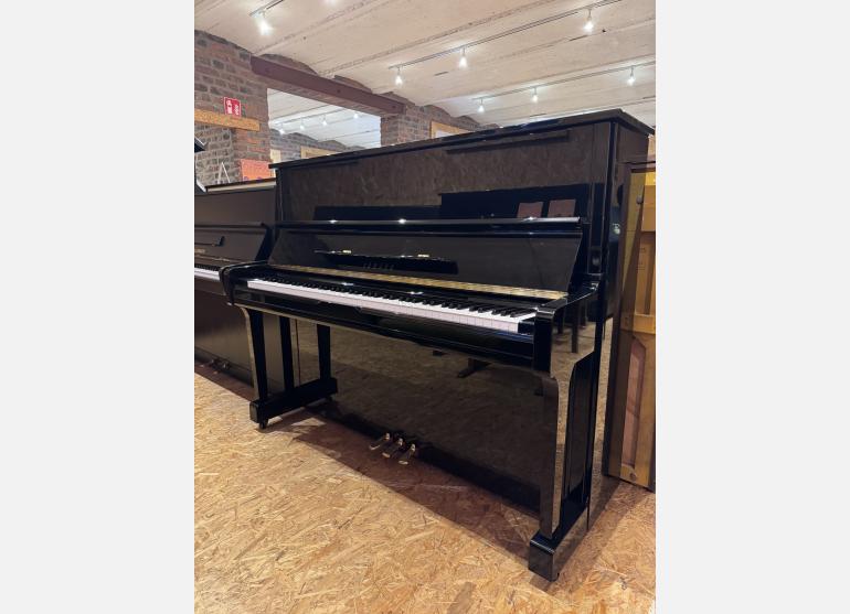 Yamaha U1