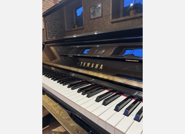Yamaha U1